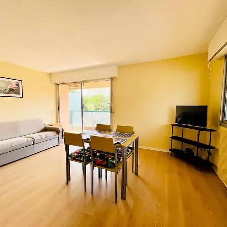 Eugenie - 2 Pieces Pour 4 Personnes 02 Appartement