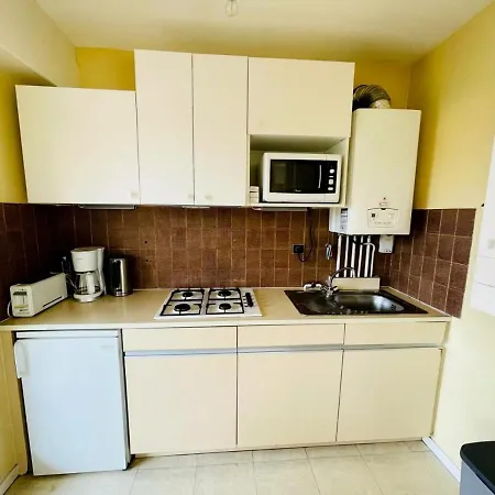 Eugenie - 2 Pieces Pour 4 Personnes 02 Appartement *